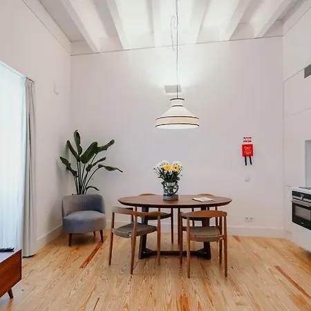 D'alma - Dom Hugo Apartment